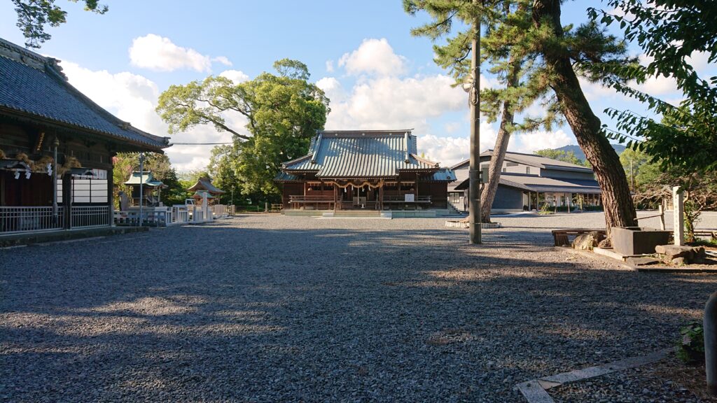 焼津神社境内